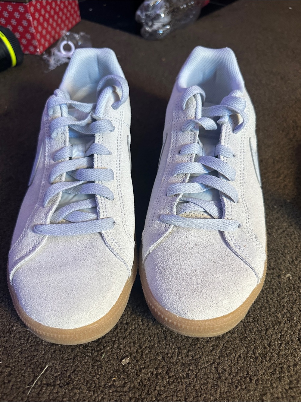 Like New Nikes - Picture 3 of 5